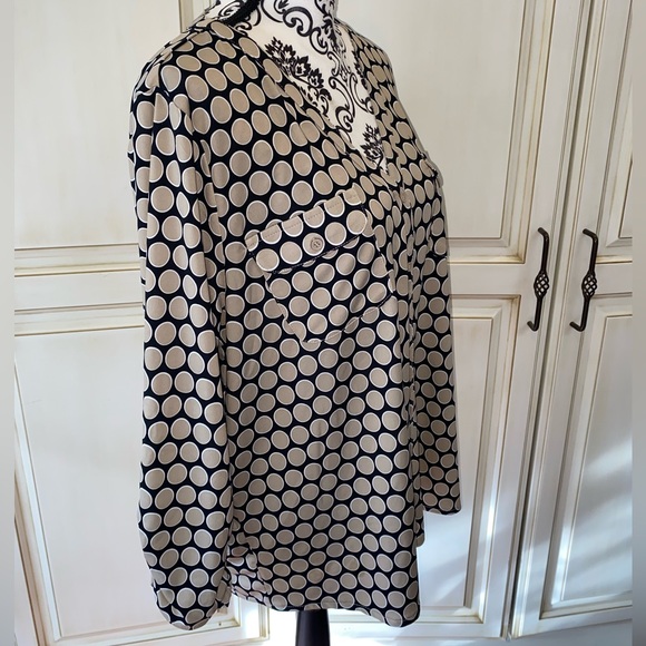 George Size XXL (20) Tan Circles Outlined in White on a Black Blouse - Picture 14 of 15